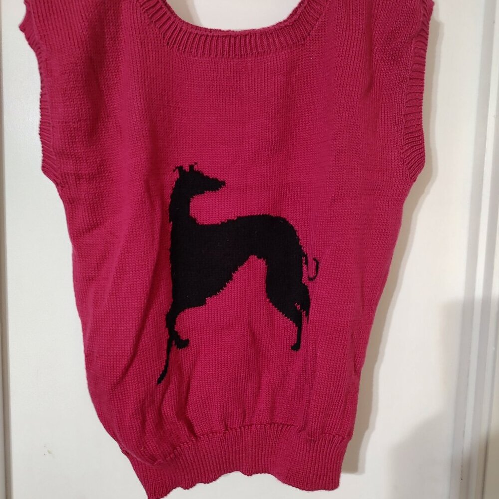 Knitted vest with Greyhound design